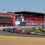 start GT1  De start van de FIA GT1 World Championship. Achterin het veld gaat het mis met 20 - Ricardo Zonta en Enrique Bernoldi in de Nissan GT-R : BTCS, Belcar, Belgie, FIA, FIA GT1 World Championship 2011, GT1, Zolder